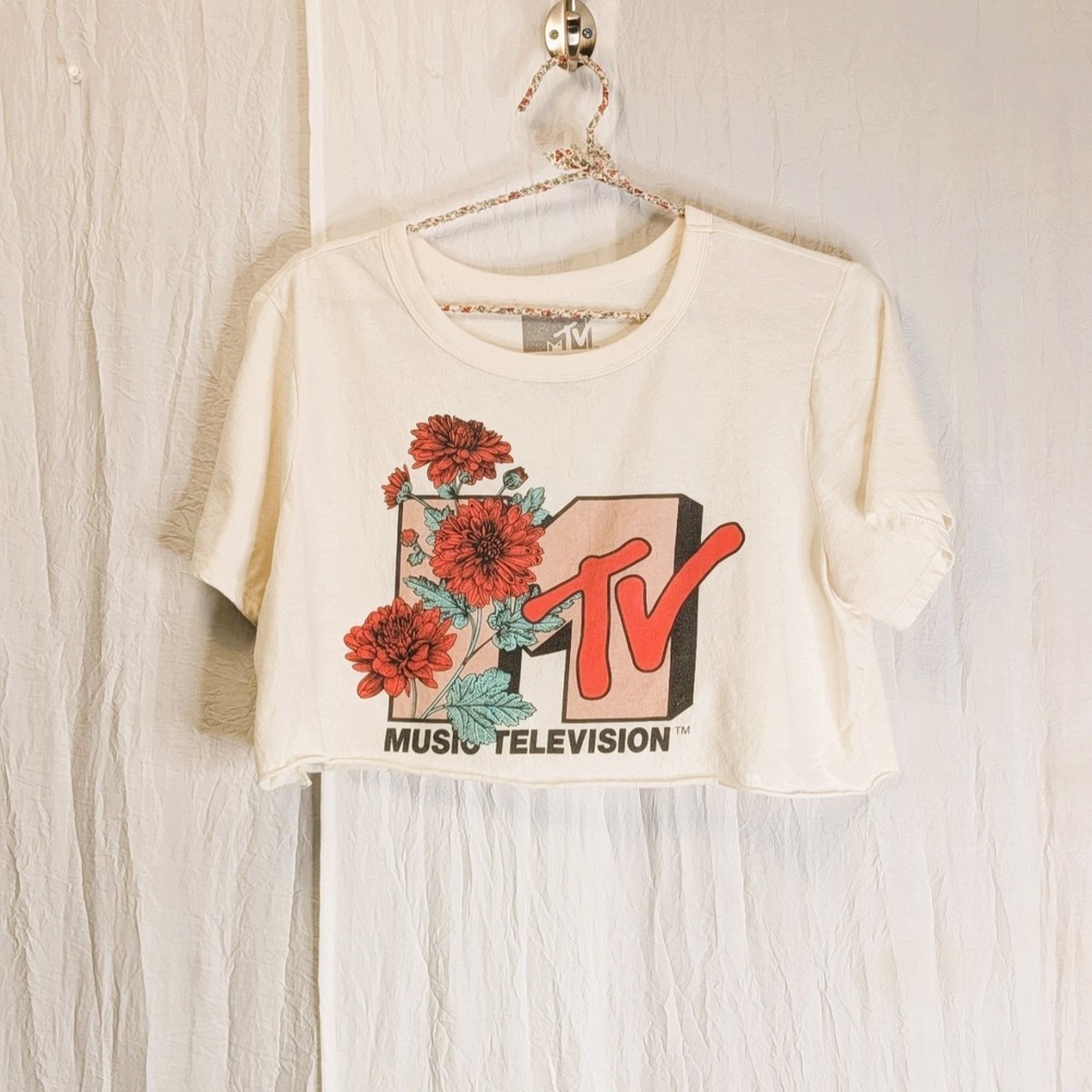 MTV Cropped T-Shirt Vintage-Inspired Red Floral Graphic Large Ivory Color